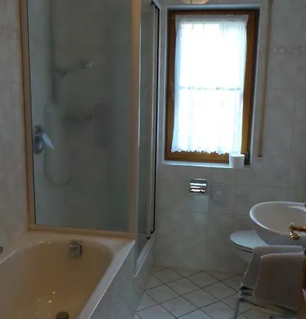 Garni Zur Linde 3* Lauf