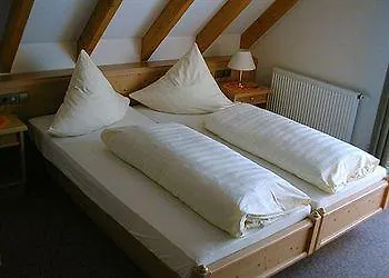 Garni Zur Linde Pensión 3*