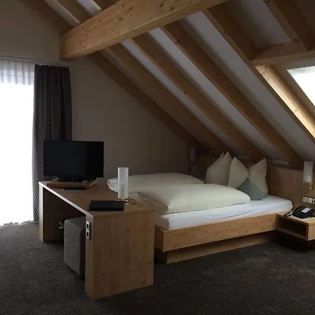 Garni Zur Linde Pensión 3*