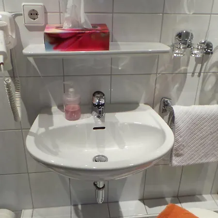 Garni Zur Linde Pensión Lauf